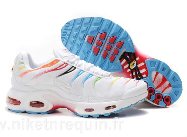 Air Tn Fond Blanc Visage Bleu